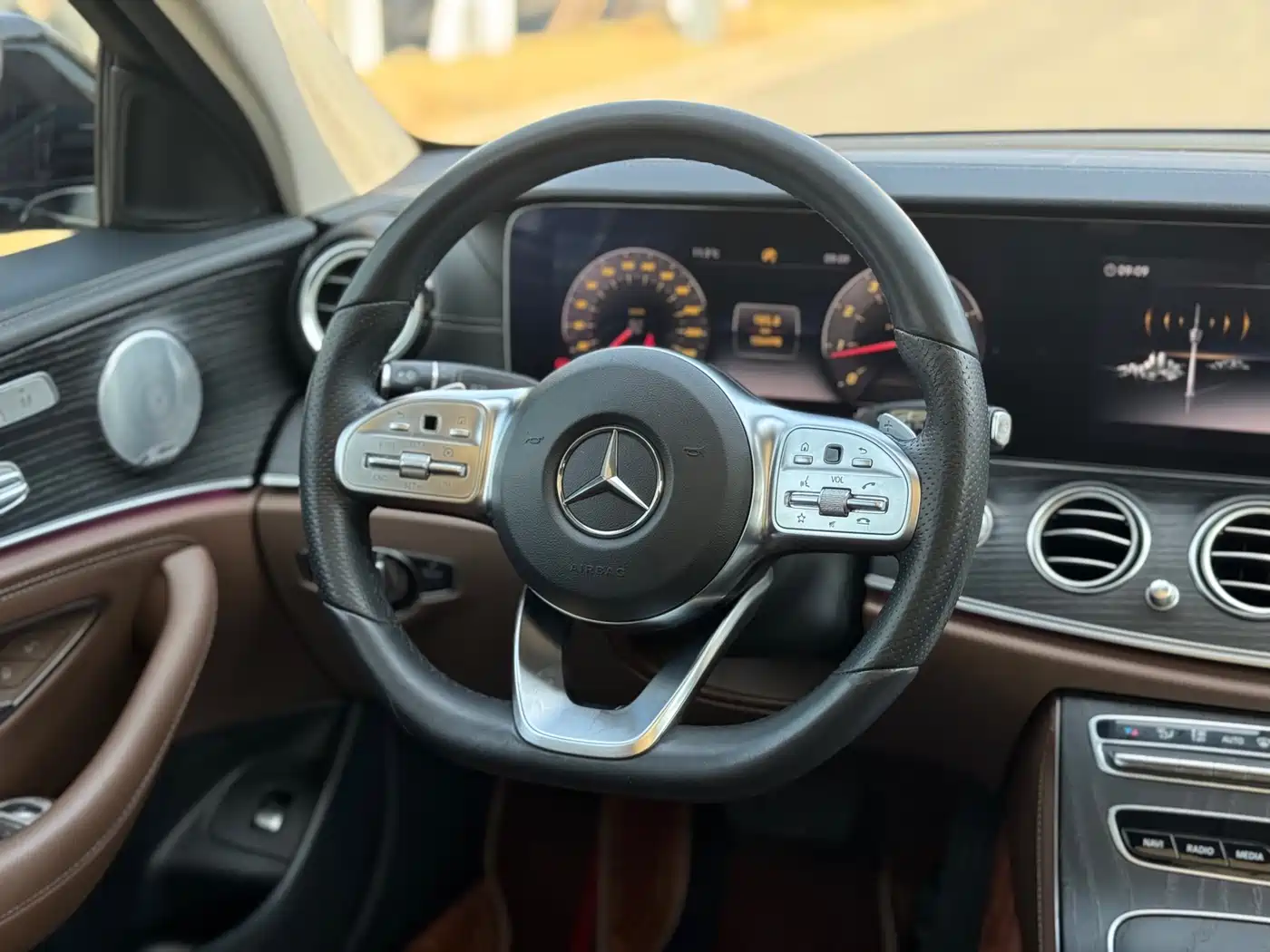Mercedes-Benz E-Class 2019 Facelift E 300 L Sport Luxury фото 21