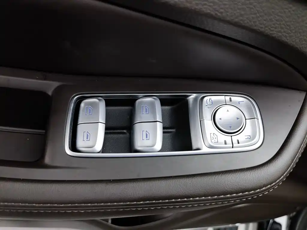 Roewe RX8 2021 2019 30T Intelligent Internet 2WD Flagship Edition