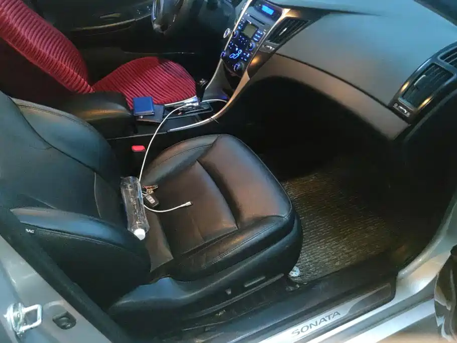 Photo 8 - Hyundai Sonata