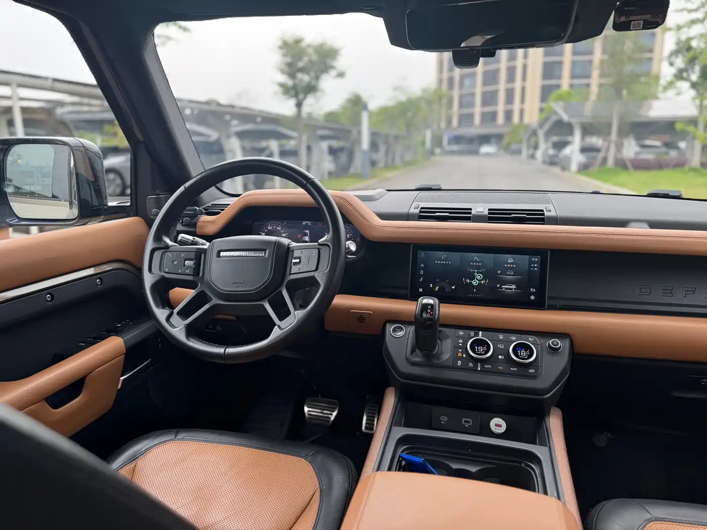 Land Rover Defender 2020 Model 110 P400 X фото 16