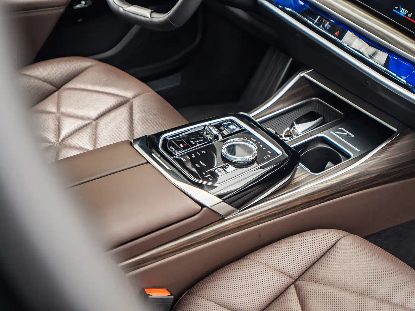 BMW 7 Series 2023 Model 735Li Luxury Package фото 11