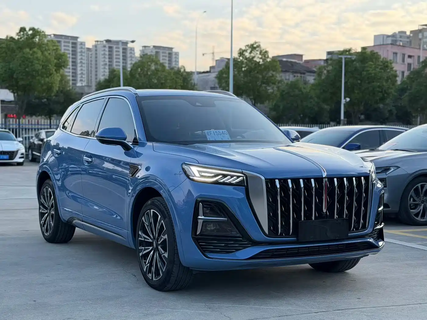 Hongqi HS5 2023 2.0T 4WD Flag Leader Pro фото 2