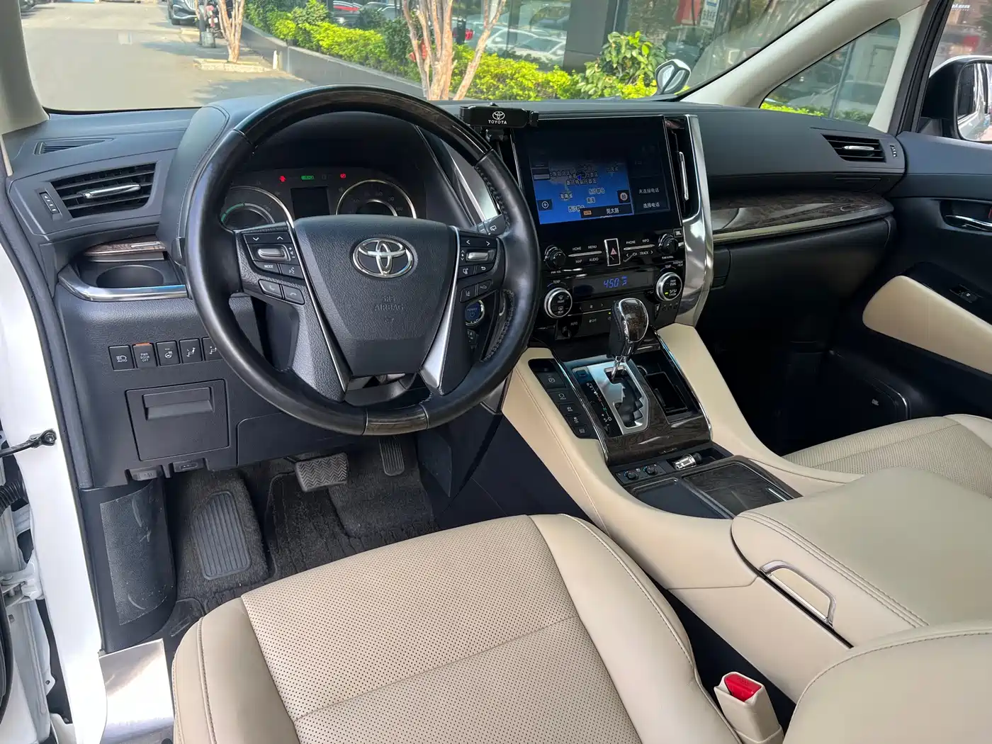 Toyota Alphard 2020 Hybrid 2.5L Premium Edition фото 8