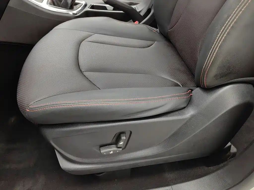 Baojun 560 2015 2015 1.8L Manual Luxury