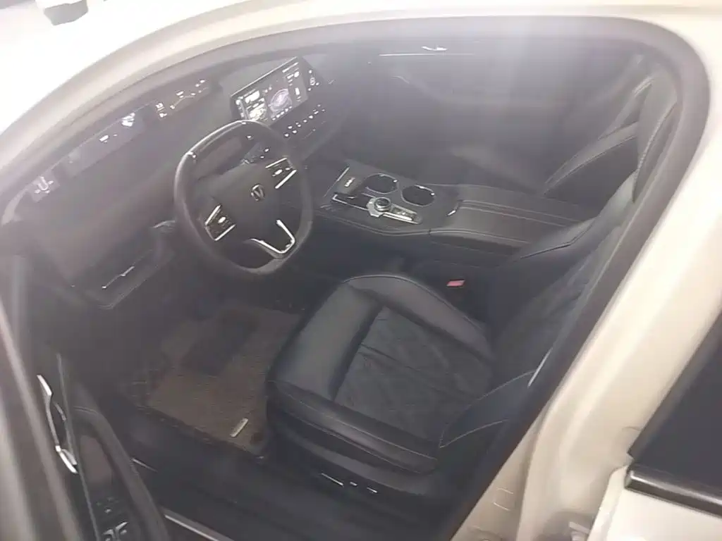 Changan UNI-K 2024 2024 2.0T FWD Global Edition