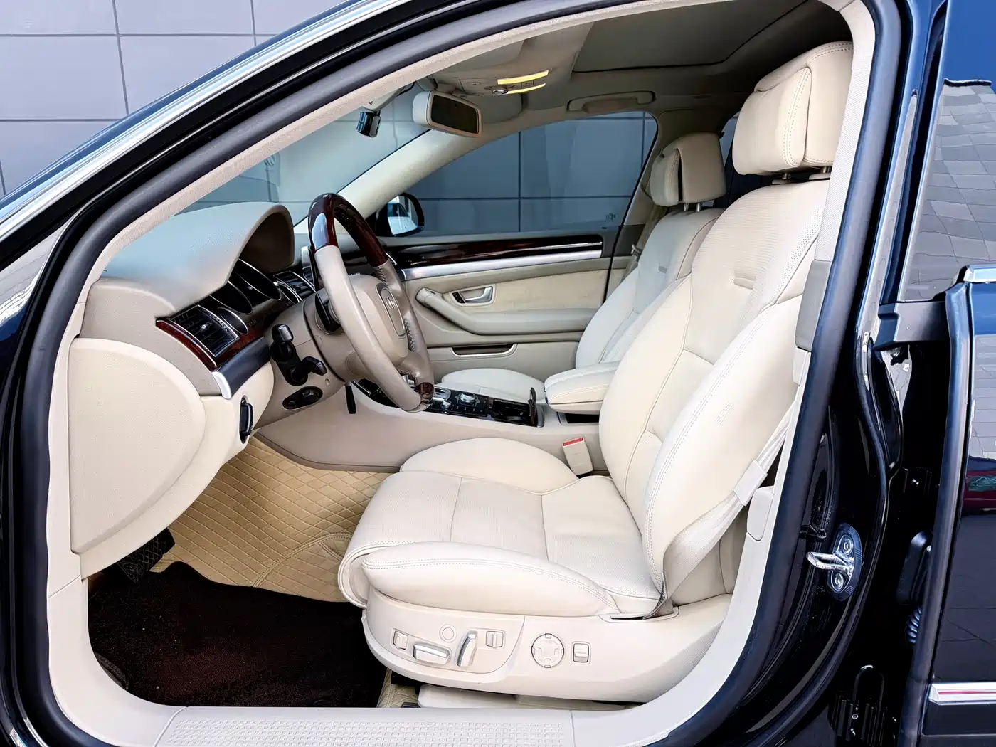 Audi A8 2008 A8L 4.2 FSI Prestige фото 21