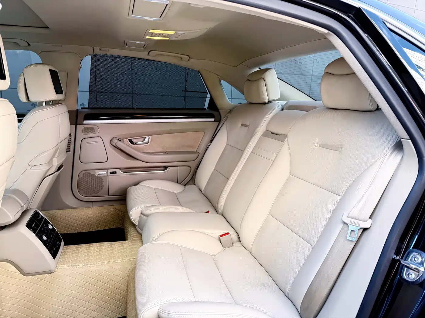 Audi A8 2008 A8L 4.2 FSI Prestige фото 29