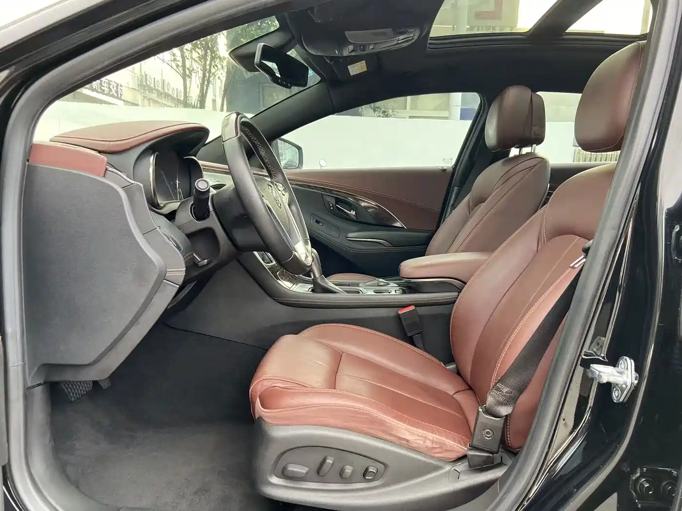 Фото 8 - Buick LaCrosse