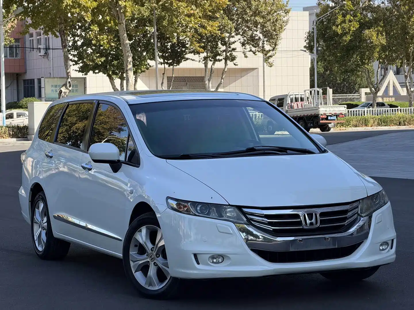 Фото 3 - Honda Odyssey