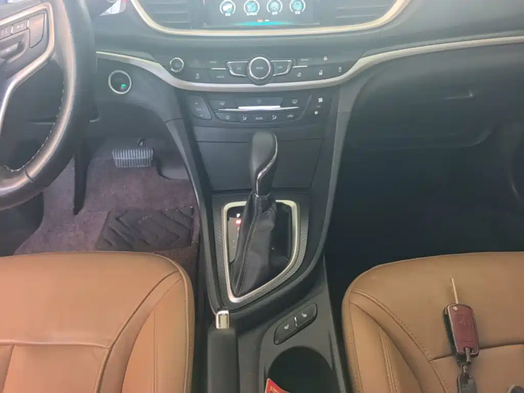 Фото 14 - Buick Excelle