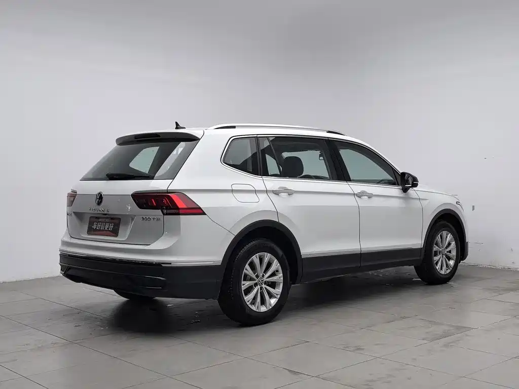 Фото 2 - Volkswagen Tiguan L