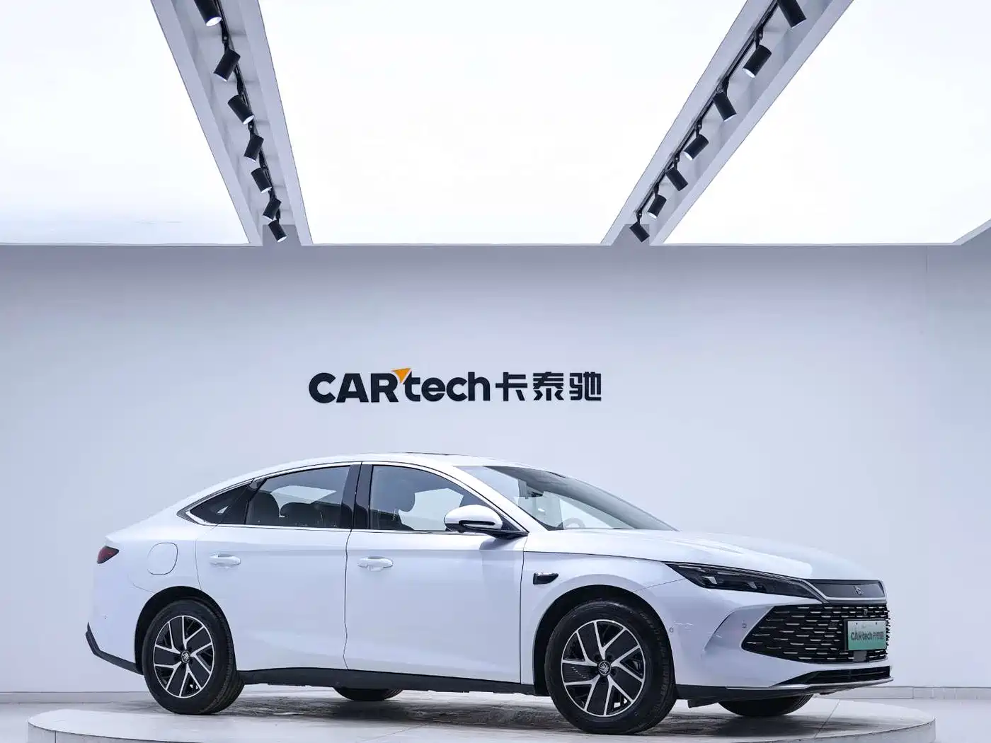 BYD Qin L 2025 DM-i Smart Drive Edition 120KM Surpassing фото 5