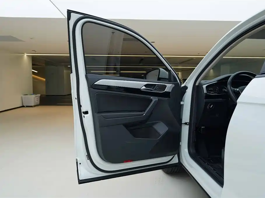 Volkswagen Tayron 2019 330TSI 2WD Luxury China VI фото 17