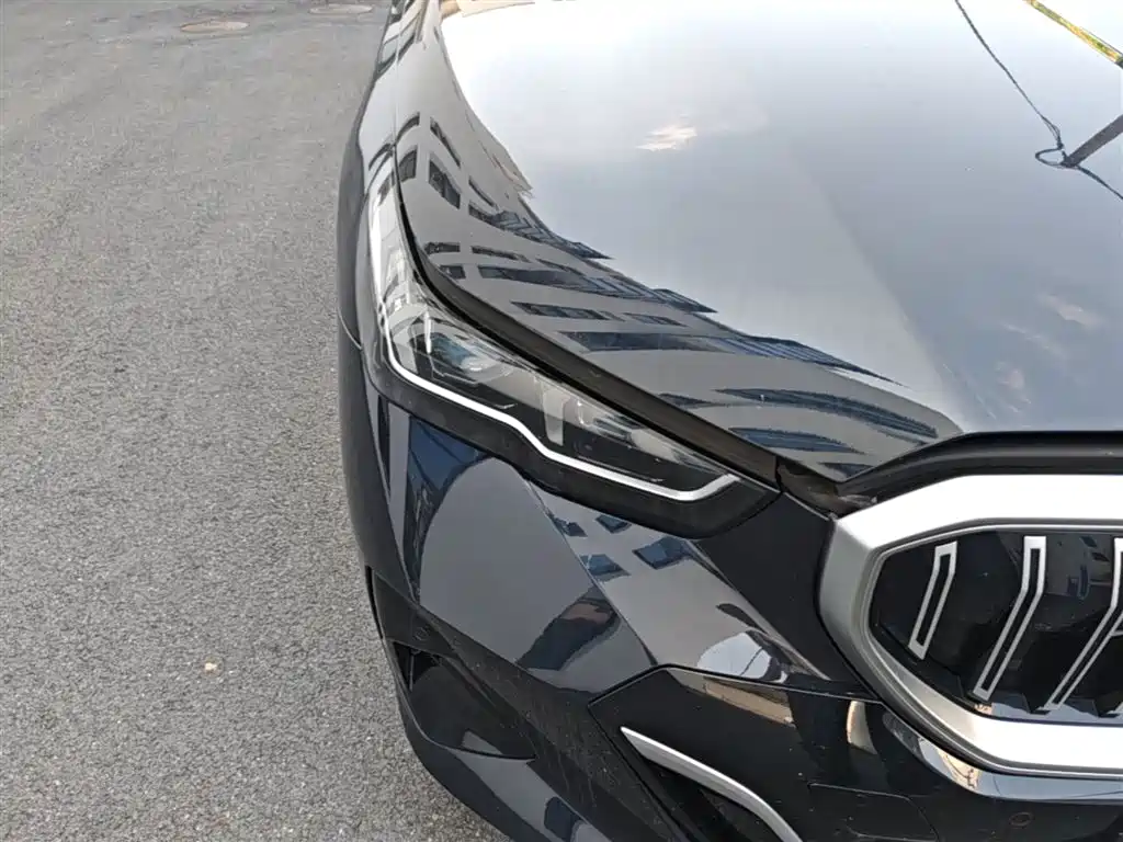 BMW 5 Series 2024 530Li Leading M Sport Package фото 13
