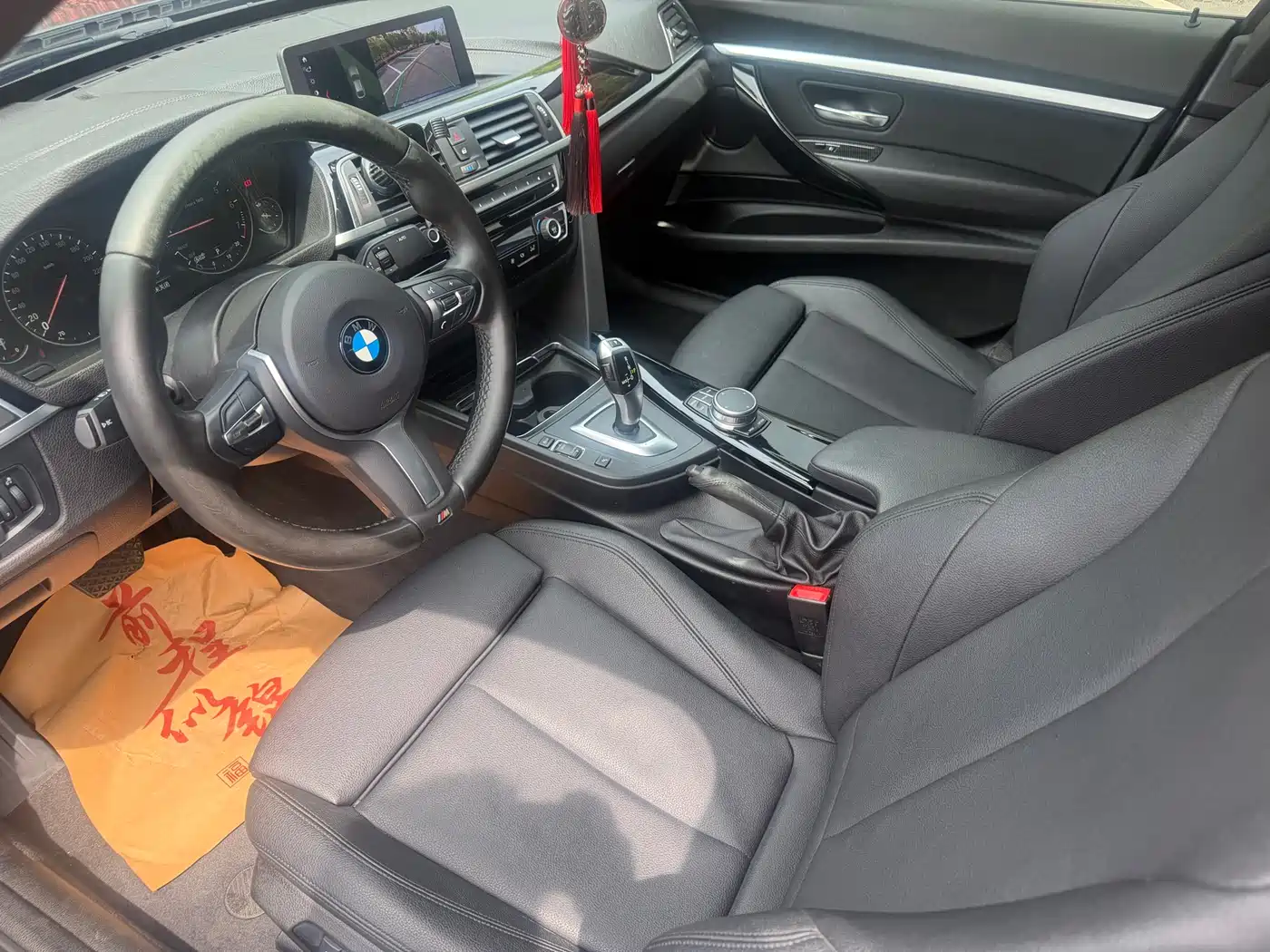 BMW 3 Series GT 2018 320i Fashion фото 10