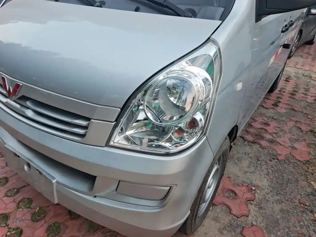 Wuling Motors Wuling Rongguang S 2023 2021 Model 1.2L Basic Enclosed Van 2-Seater LSI