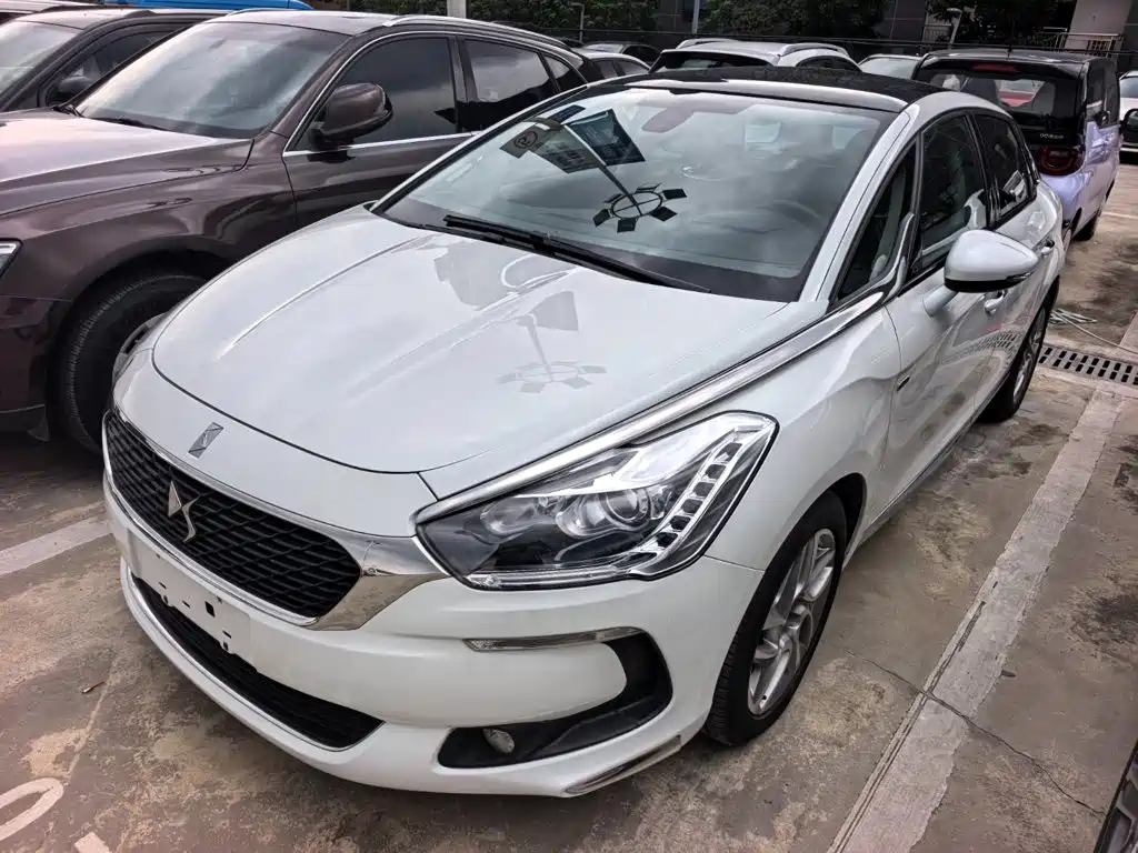 DS 5 2017 2014 1.6T Elegance THP160