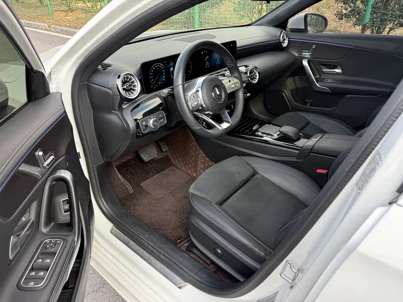 Mercedes-Benz A-Class 2022 Facelift III A 200 L Sport Sedan Fashion фото 7