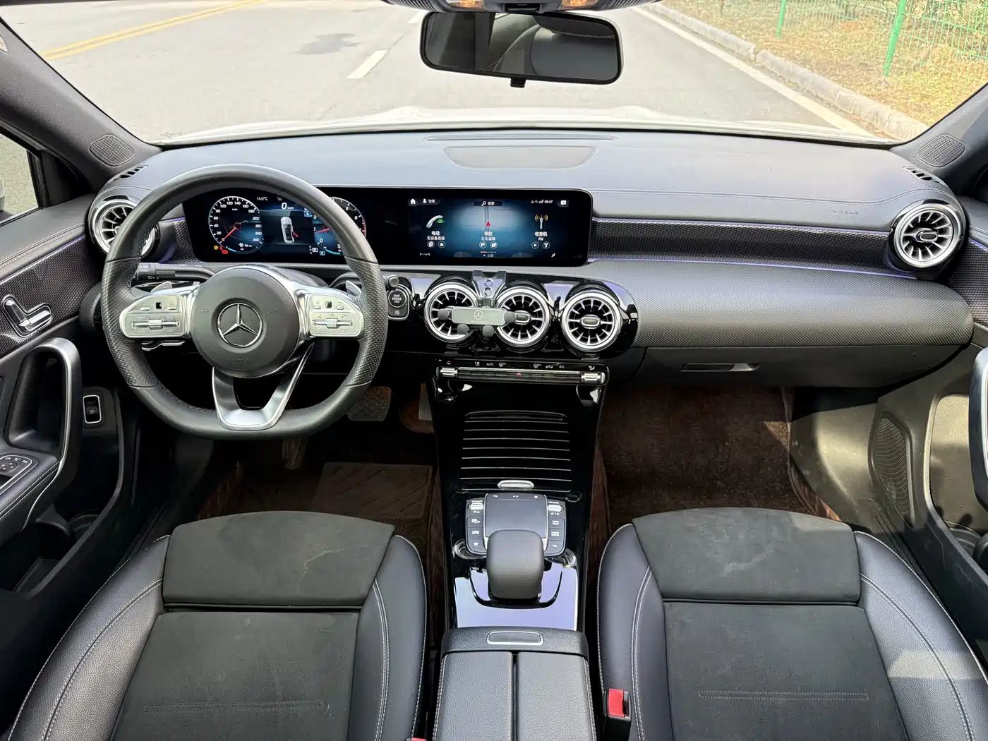 Mercedes-Benz A-Class 2022 Facelift III A 200 L Sport Sedan Fashion фото 11