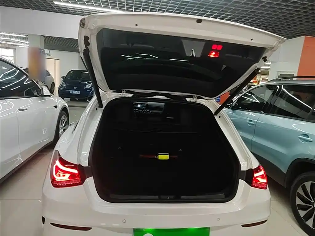 MERCEDES-BENZ CLA (IMPORT)