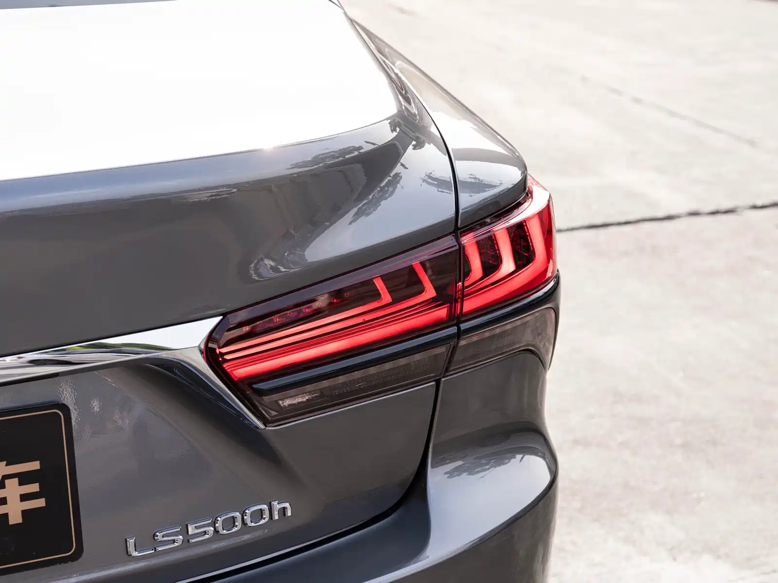 Фото 7 - Lexus LS