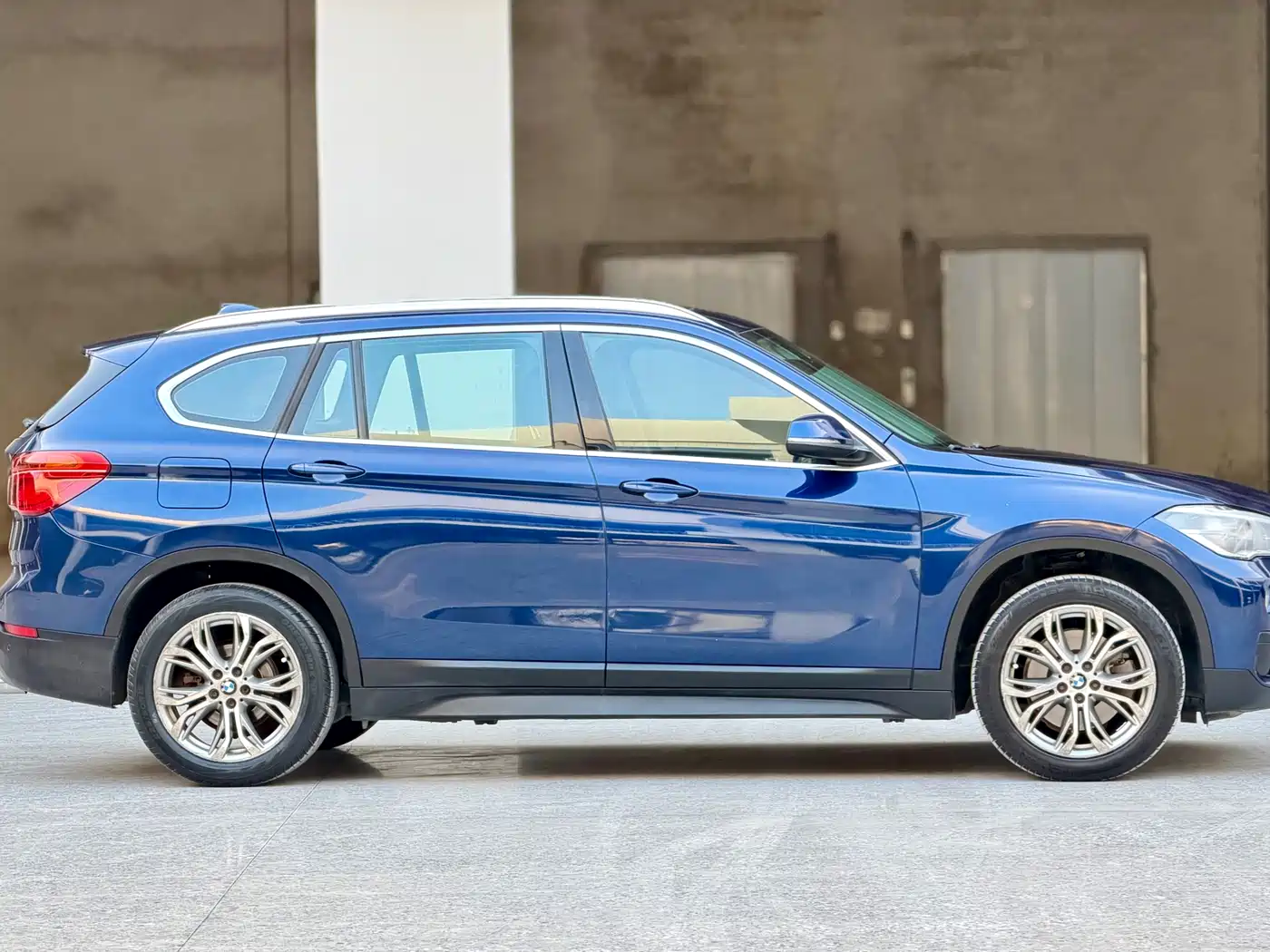 BMW X1 2019 sDrive20Li Leading Model фото 4