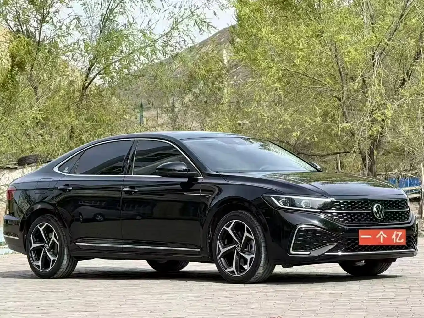 Volkswagen Passat 2024 380TSI Starlight Luxury Edition фото 3