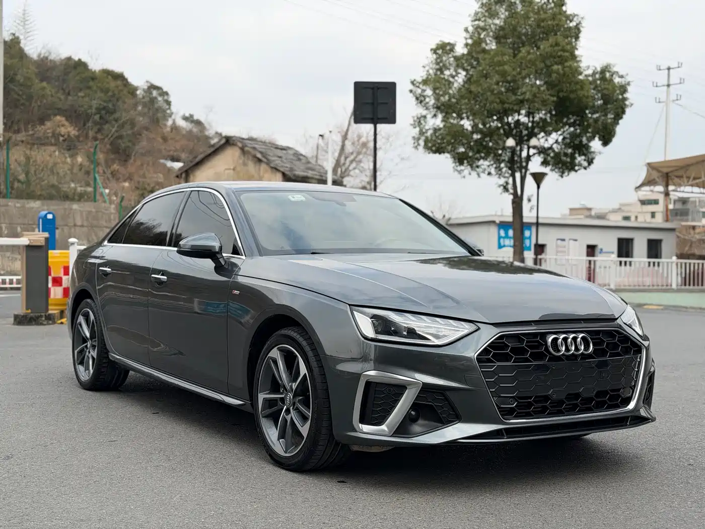 Audi A4L 2020 40 TFSI Fashion Dynamic Edition фото 3