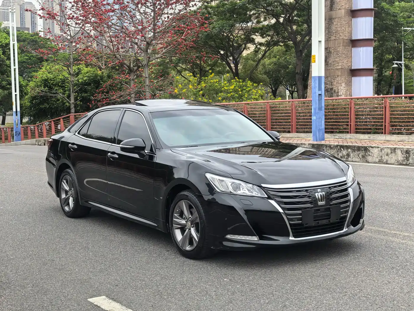 Toyota Crown 2015 2.0T Fashion фото 3