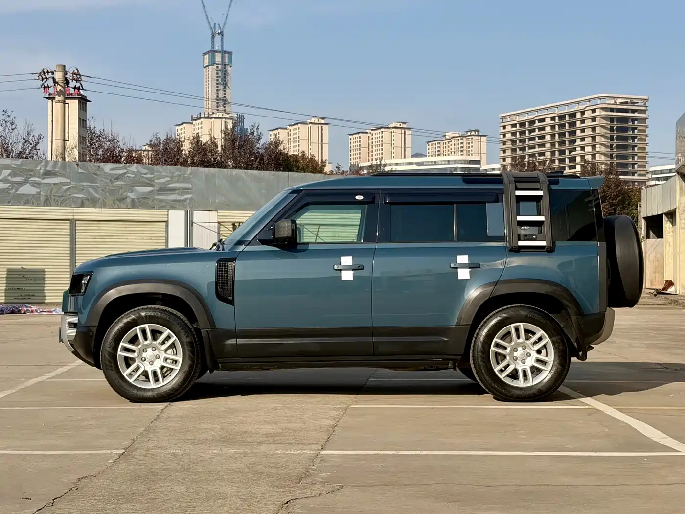 Land Rover Defender 2020 Model 110 P400 SE фото 17