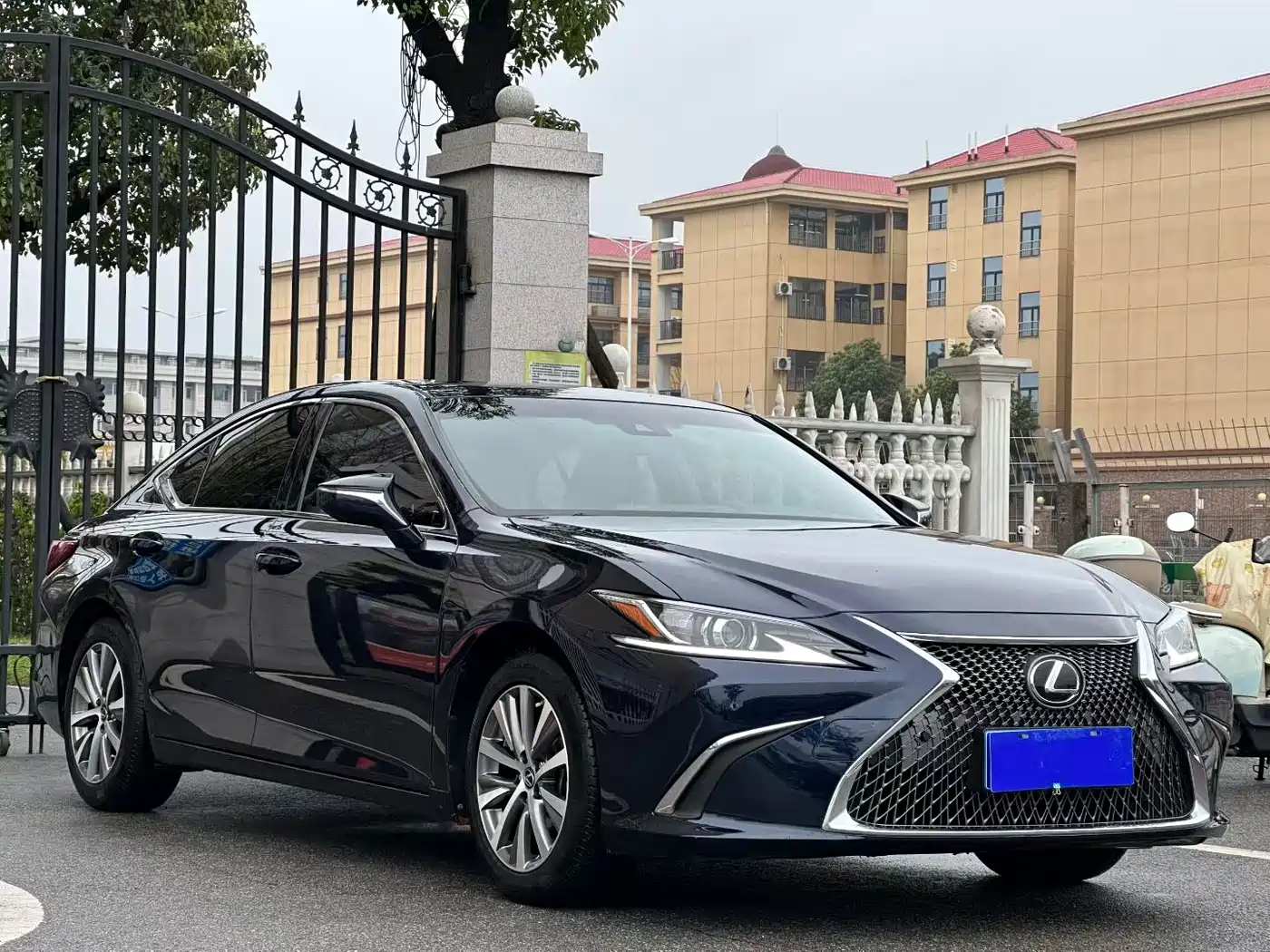 Lexus ES 2021 200 Excellence Edition фото 3