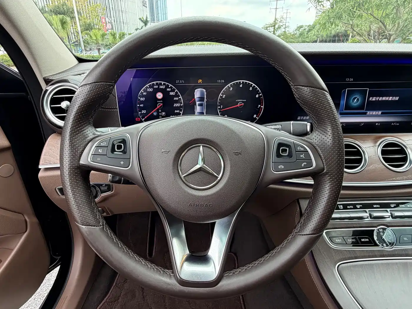 Mercedes-Benz E-Class 2017 E 300 L Luxury фото 16