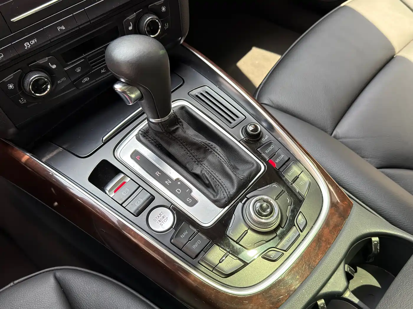 Audi Q5 2012 2.0TFSI Comfort фото 13