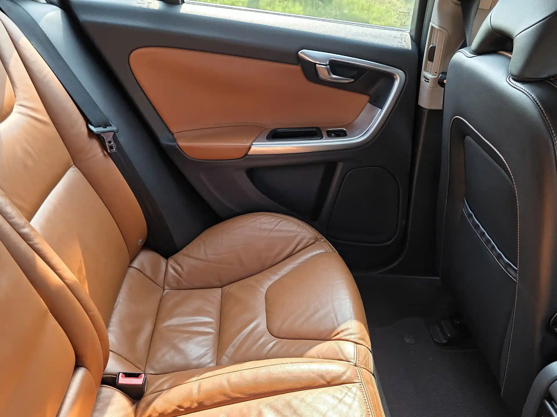 Photo 18 - Volvo S60 (Import)