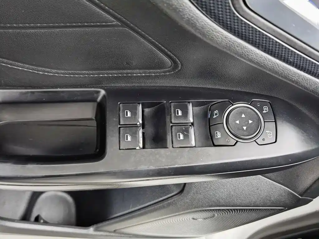 Фото 9 - Ford Focus