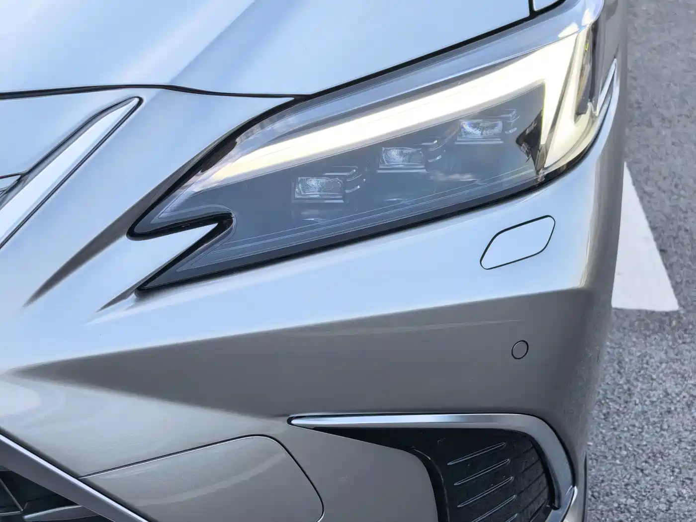 Lexus ES 2026 2025 200 Ultimate Edition