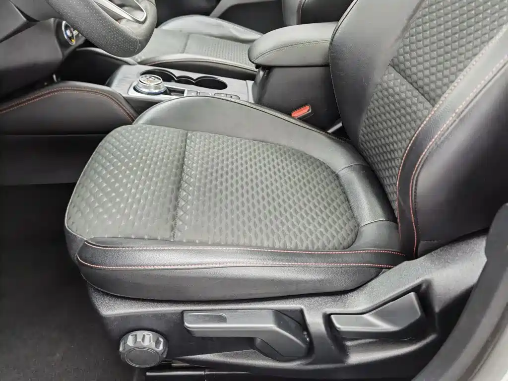 Фото 20 - Ford Focus