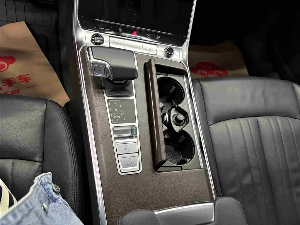 Audi A6 (Import) 2021 allroad quattro Explorer 55 TFSI Premium Off-road фото 15
