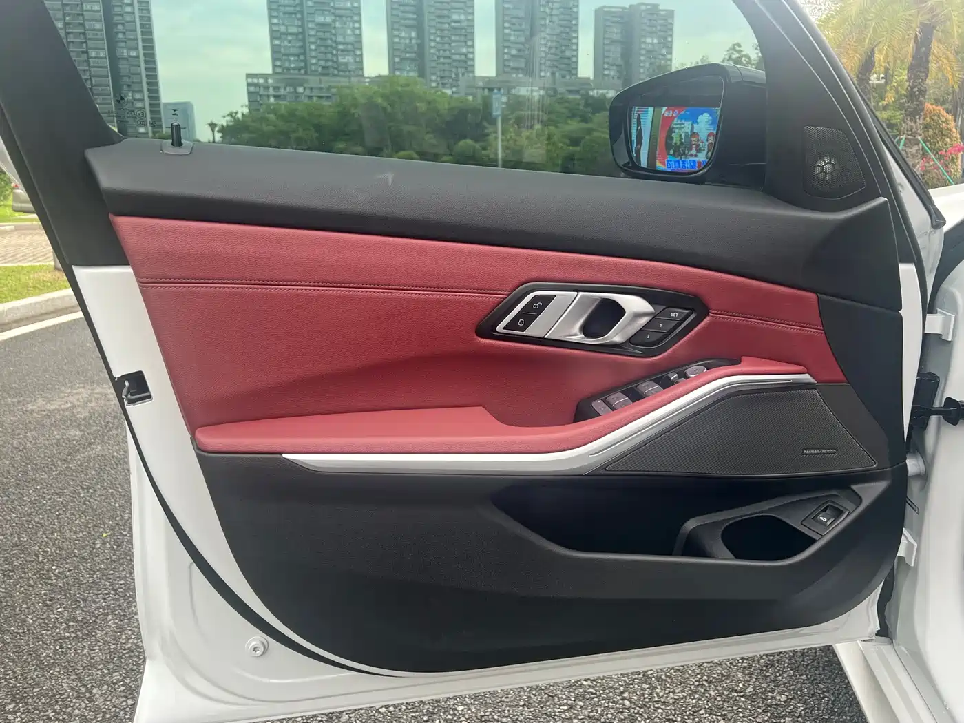 BMW 3 Series 2023 325Li M Sport Black Night Package фото 8