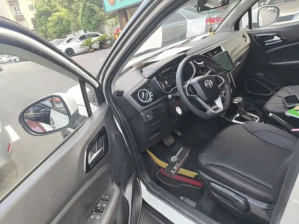 Zhonghua V3 2017 2016 1.5L Automatic Smart