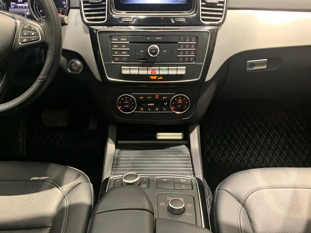 Mercedes-Benz GLE Coupe 2017 GLE 400 4MATIC Coupe SUV фото 12