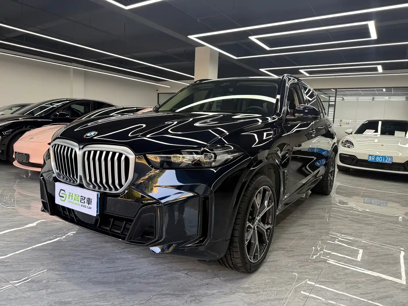 BMW X5 2023 xDrive 30Li Premium M Sport Black Night Package