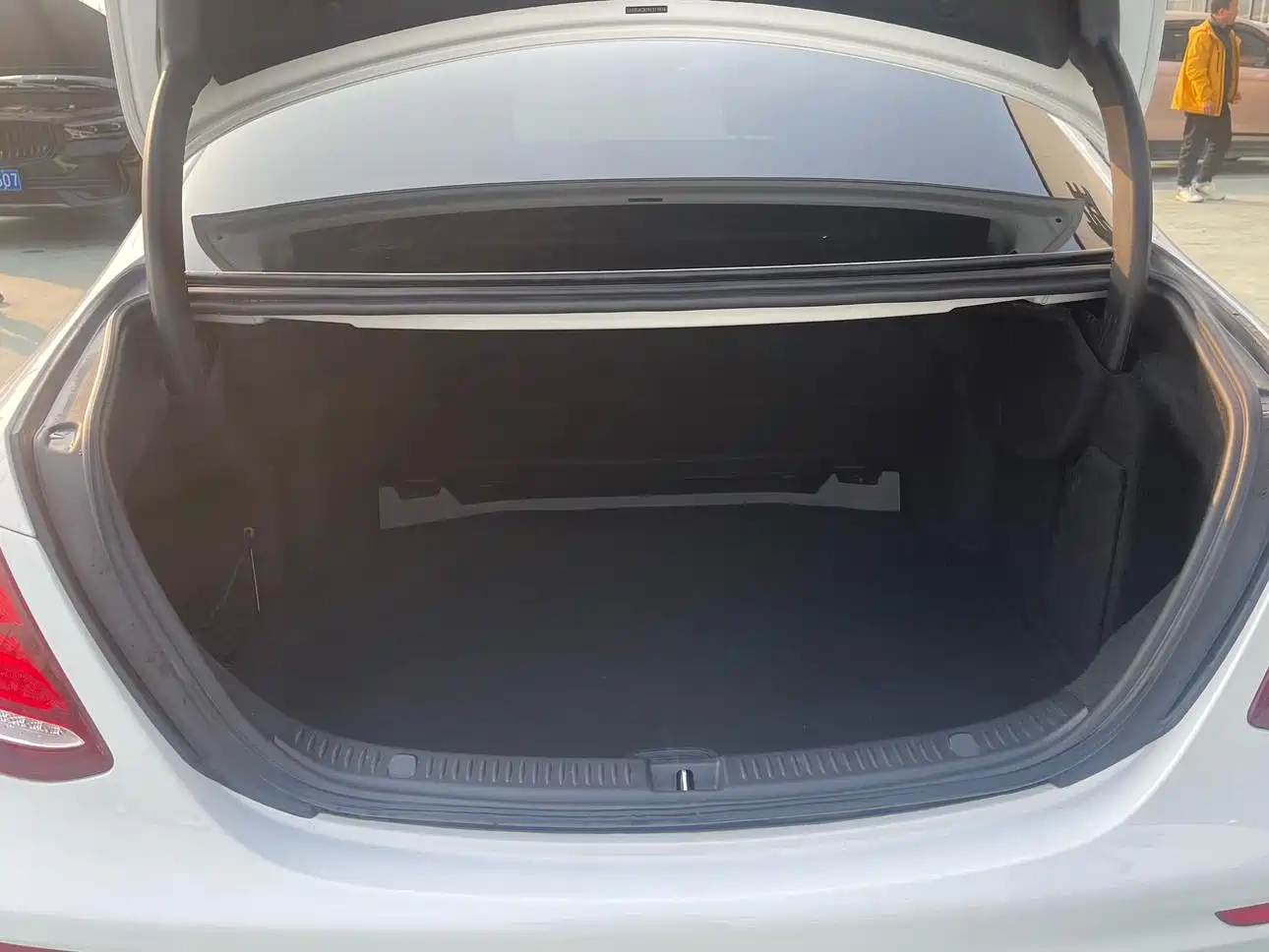 Mercedes-Benz E-Class 2019 E 200 L Sport фото 11
