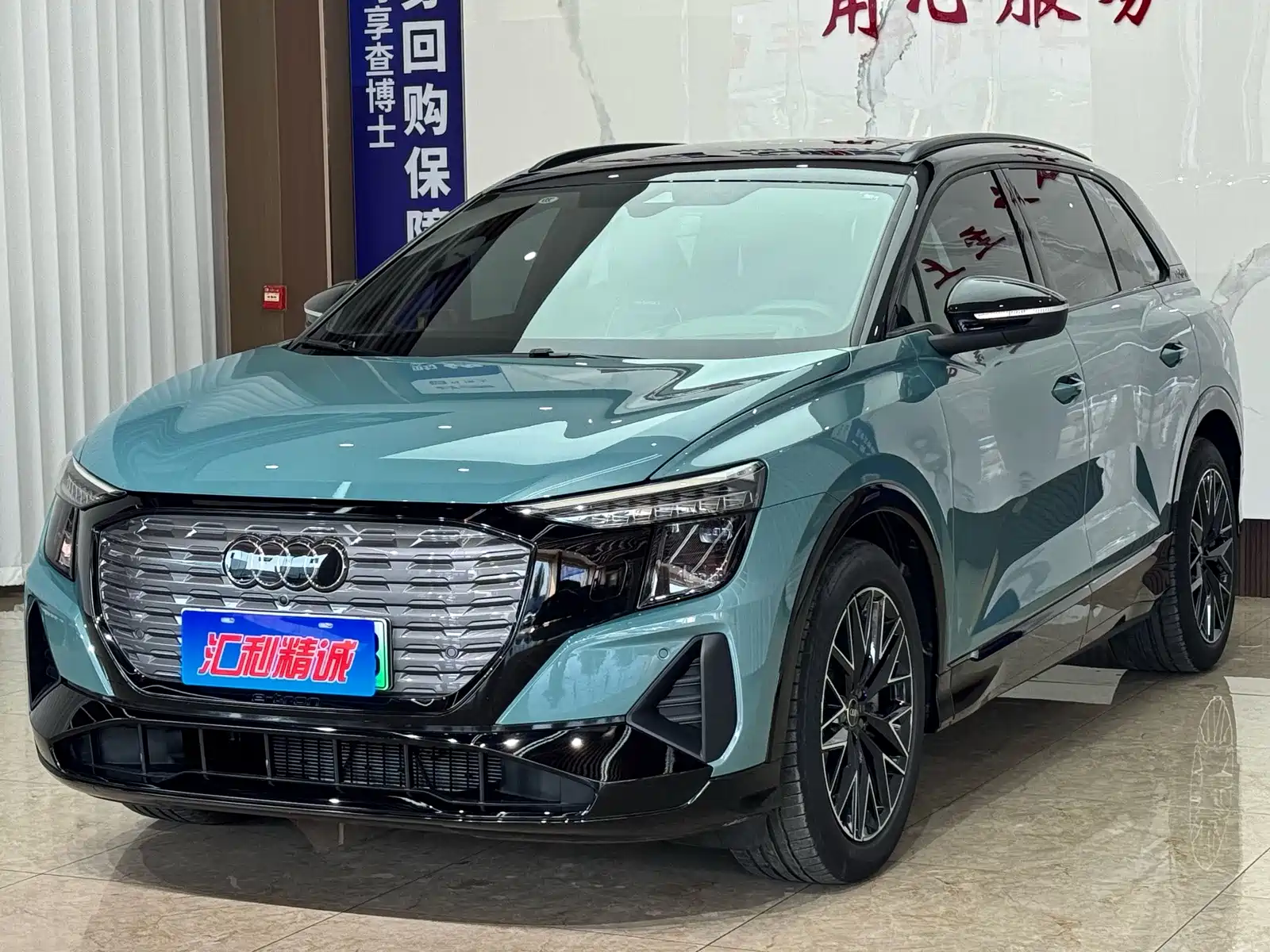 Фото 1 - Audi Q5 e-tron