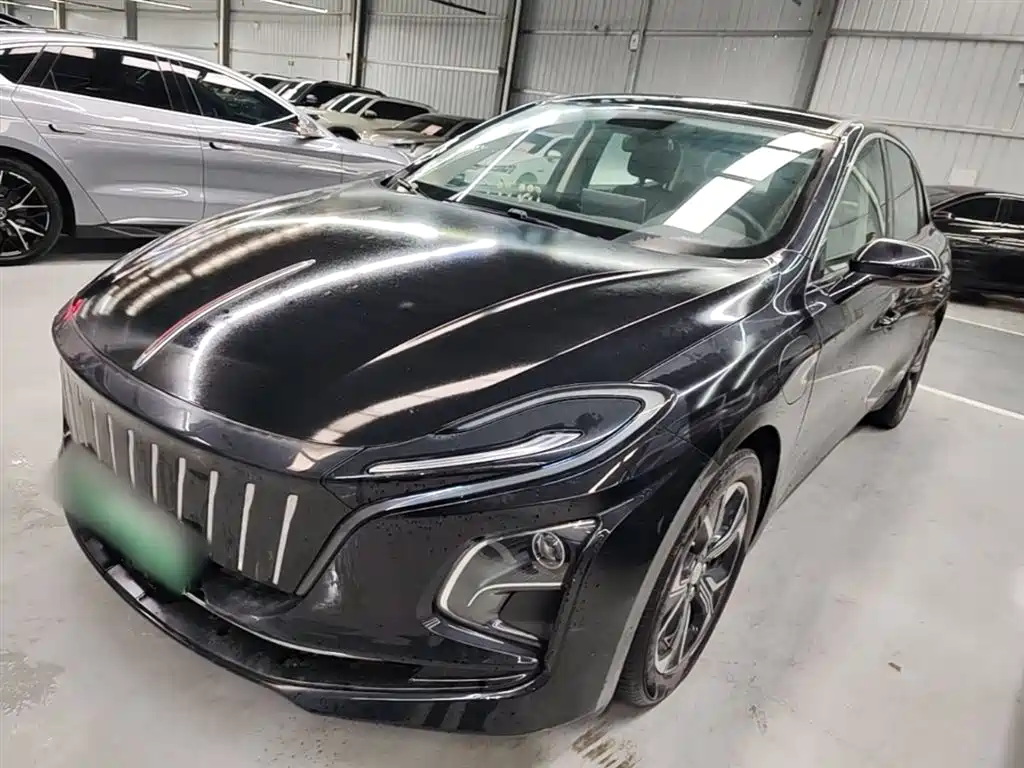 Hongqi E-QM5 2021 Charging Flag Joy Edition