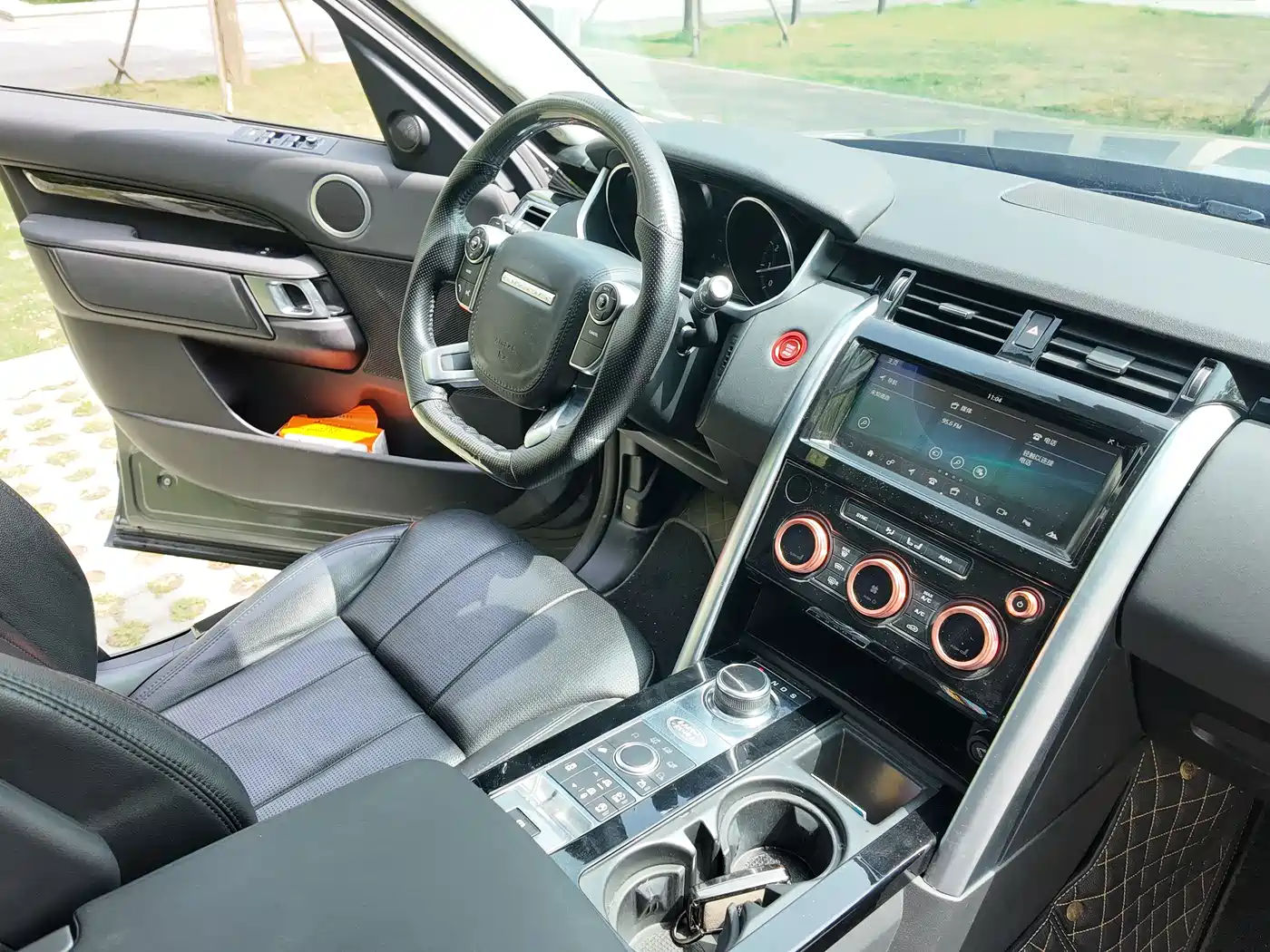 Land Rover Discovery 2018 3.0 SC V6 SE фото 7