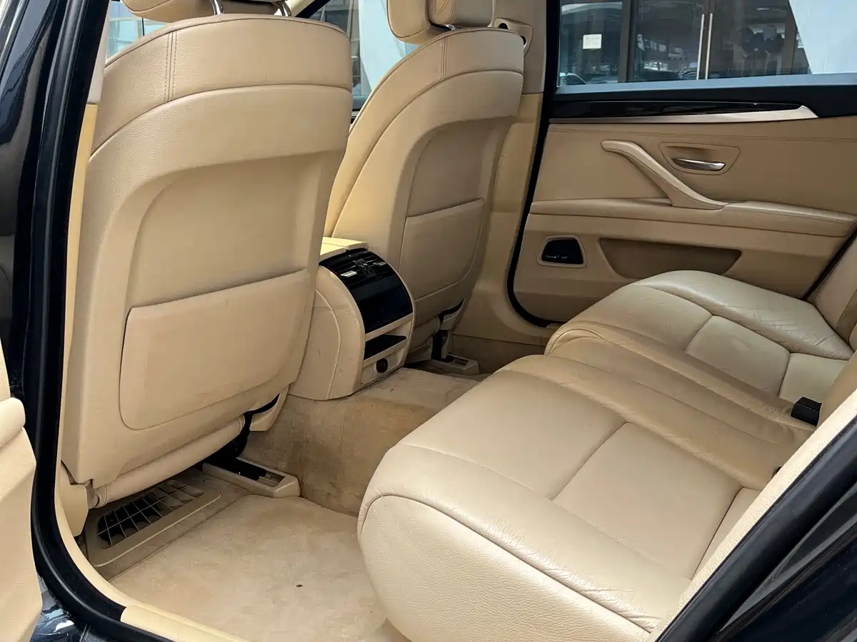 BMW 5 Series 2012 530Li Luxury фото 5