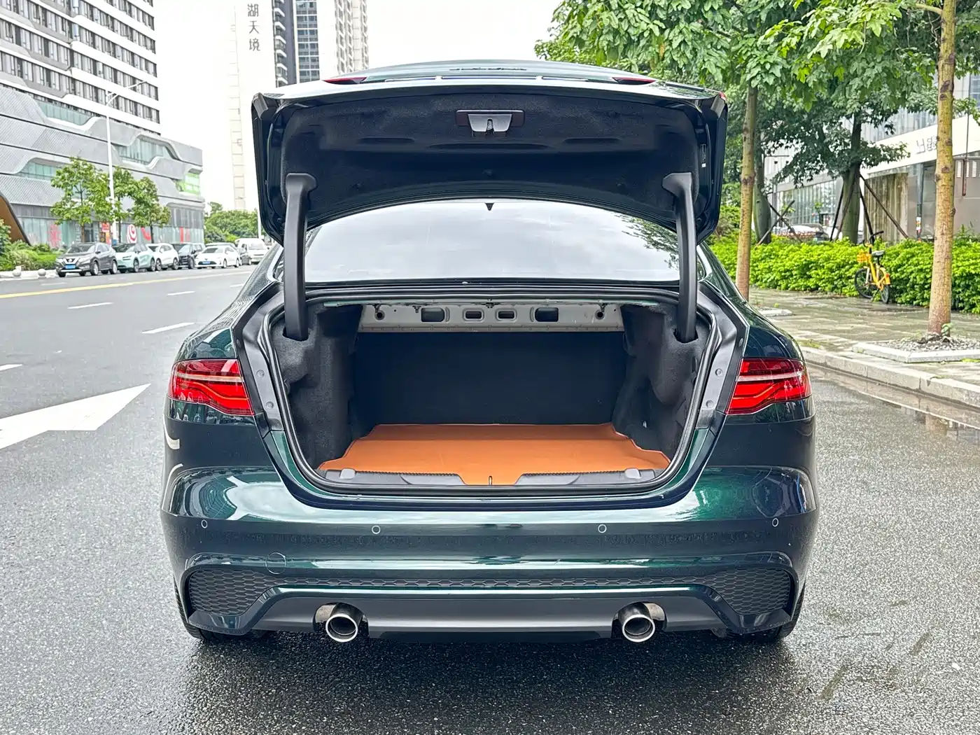 Jaguar XEL 2025 2025 2.0T 250PS R-DYNAMIC 90th Anniversary Edition