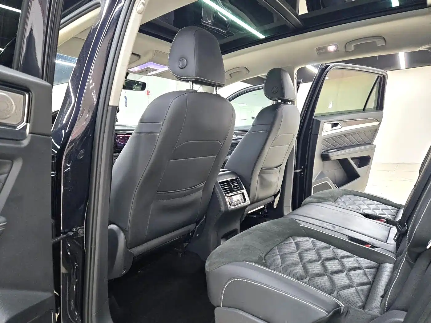 Volkswagen Teramont 2019 Teramont X 530 V6 4WD Premium Luxury Edition фото 6