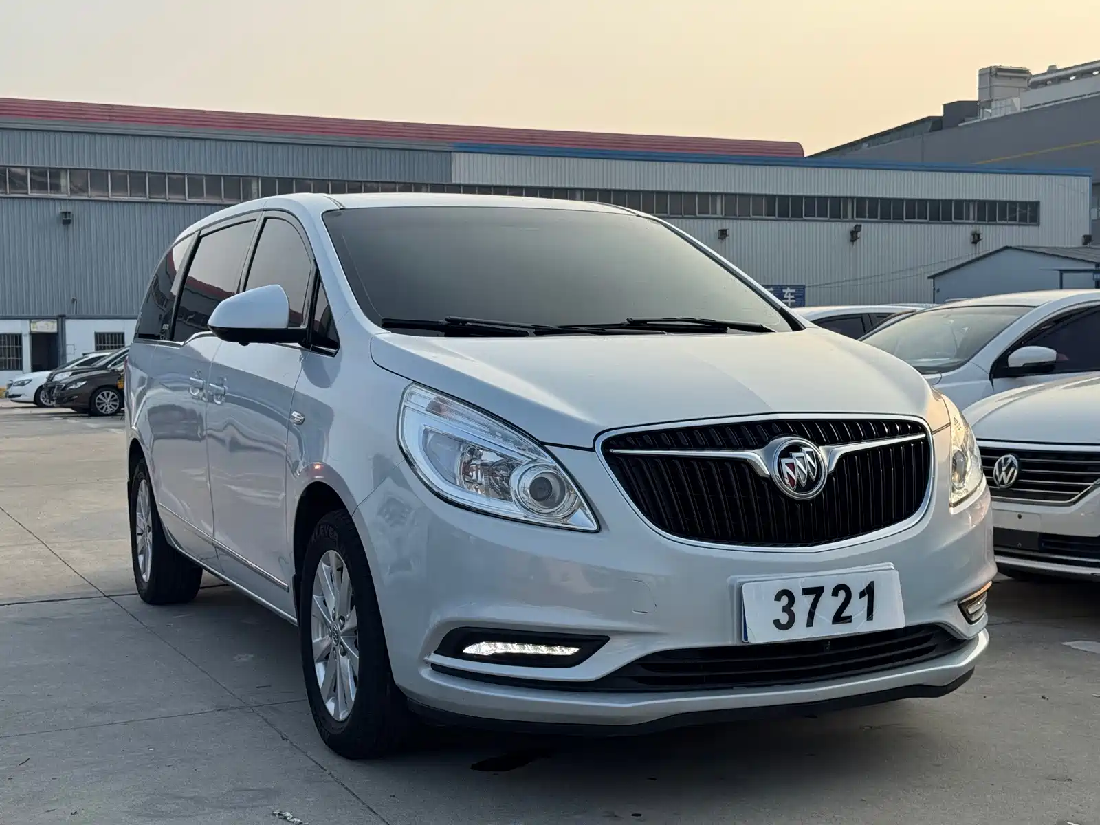 Фото 3 - Buick GL8